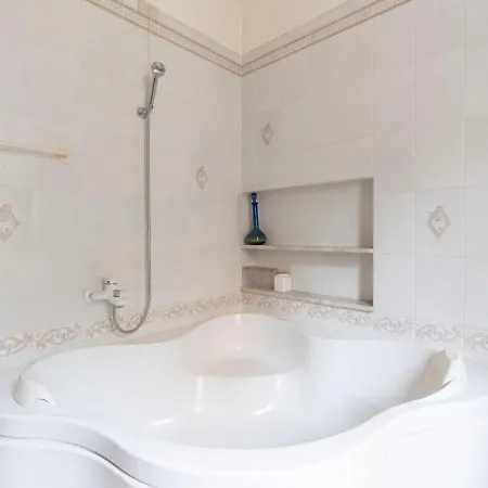 Fontana Vecchia By Interhome * Villa Viani